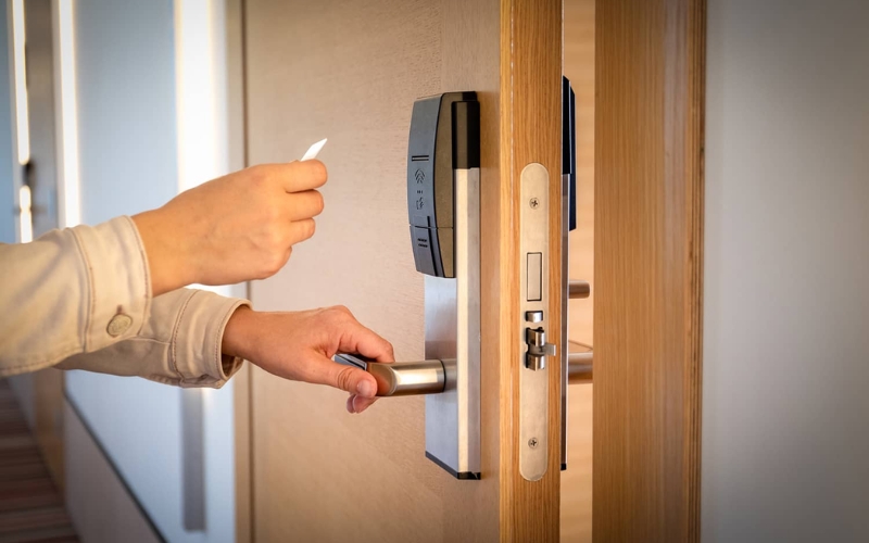 khái niệm khóa cửa thẻ từ là gì