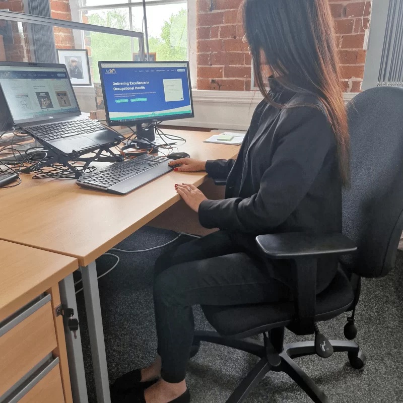 điểm giống nhau