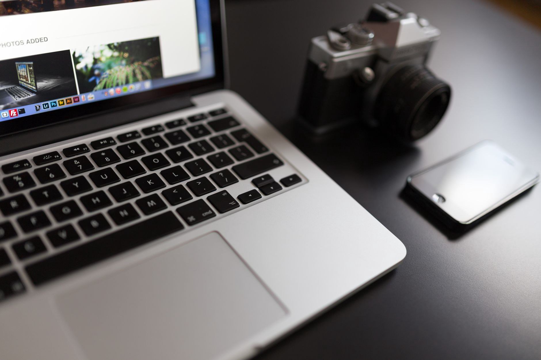 Công cụ 2: Công cụ tạo landing page theo mẫu tùy chỉnh riêng từng ngành