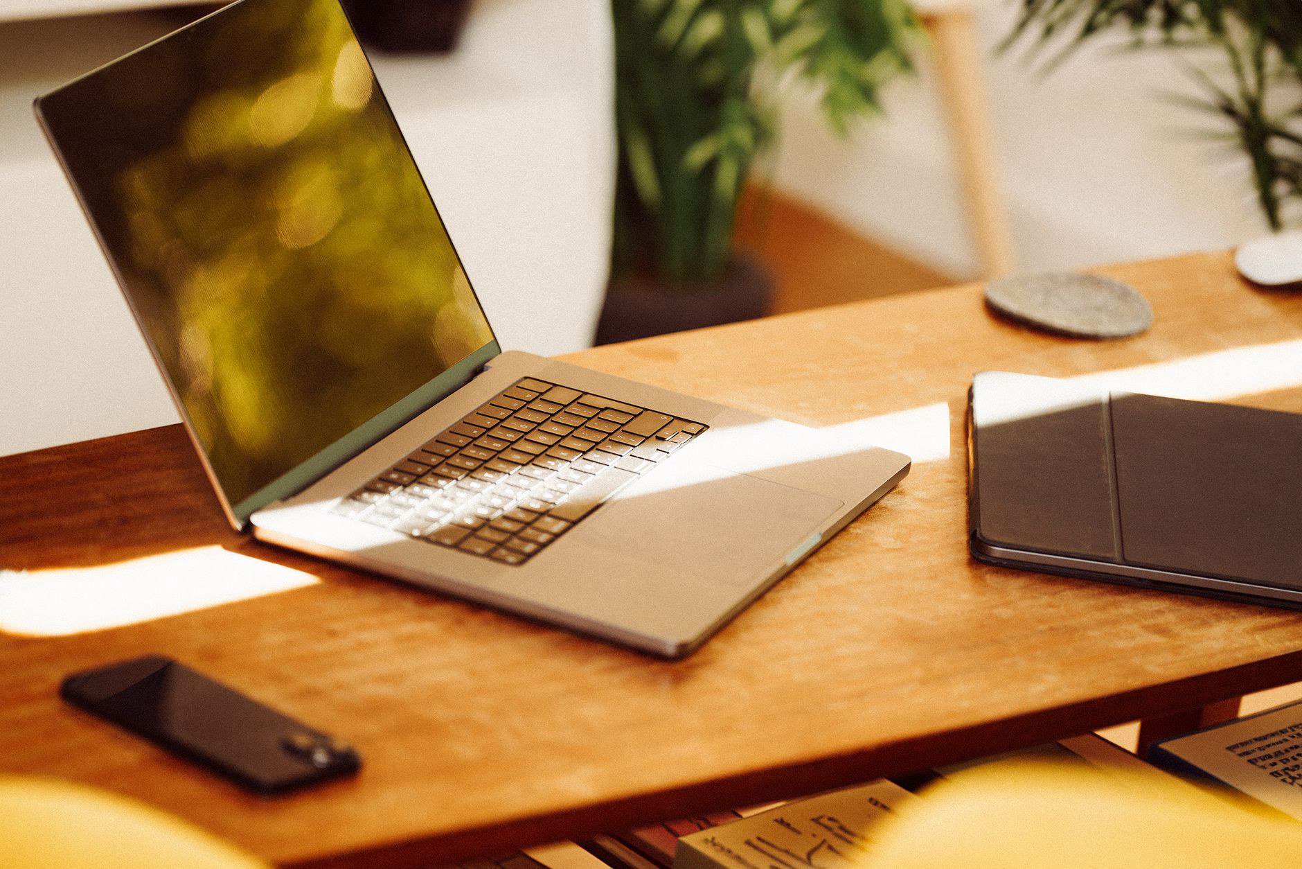 Nhóm 1 — Website cá nhân sale tự làm: nhanh, rẻ, hợp ai?